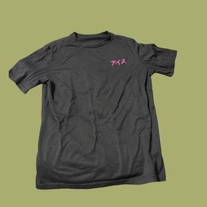 men’s black graphic tee